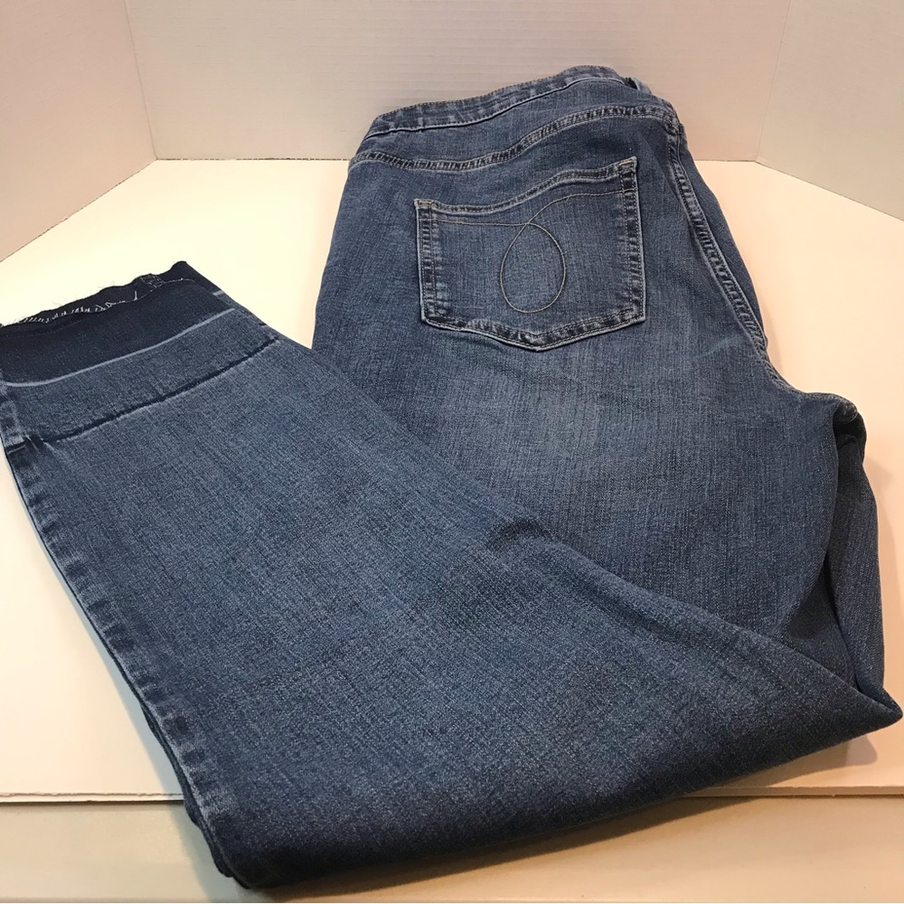 Calvin Klein High Rise Jeans - Picture 12 of 12